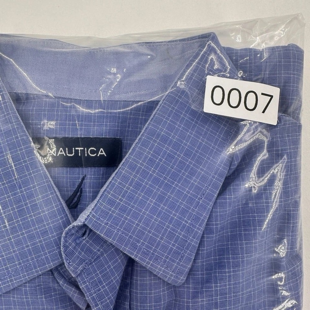 Nautica Mens Blue Micro Check Button Down Shirt Large Business Casual Preppy - Picture 8 of 8